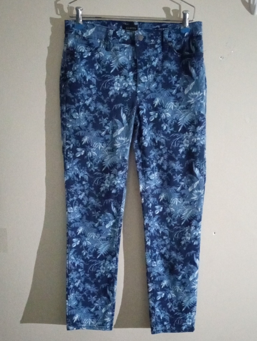 Talbots Women's Navy Floral Slim Ankle Jeans - Size 6